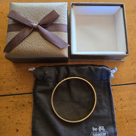 NEW Coach yellow gold plated black and white enamel bangle bracelet. - Picture 7 of 9